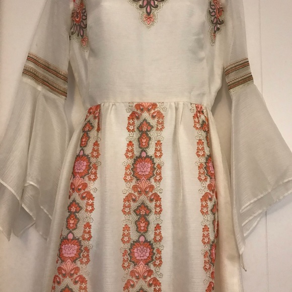 Gorgeous Vintage White Maxi - Picture 2 of 7